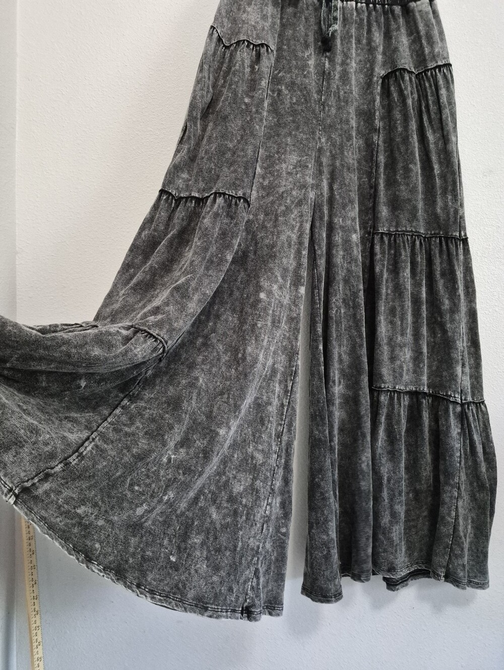 Oli & Hali Wide Leg High Waist Black Mineral Wash Tiered Pants M Boho Chic - Picture 3 of 13